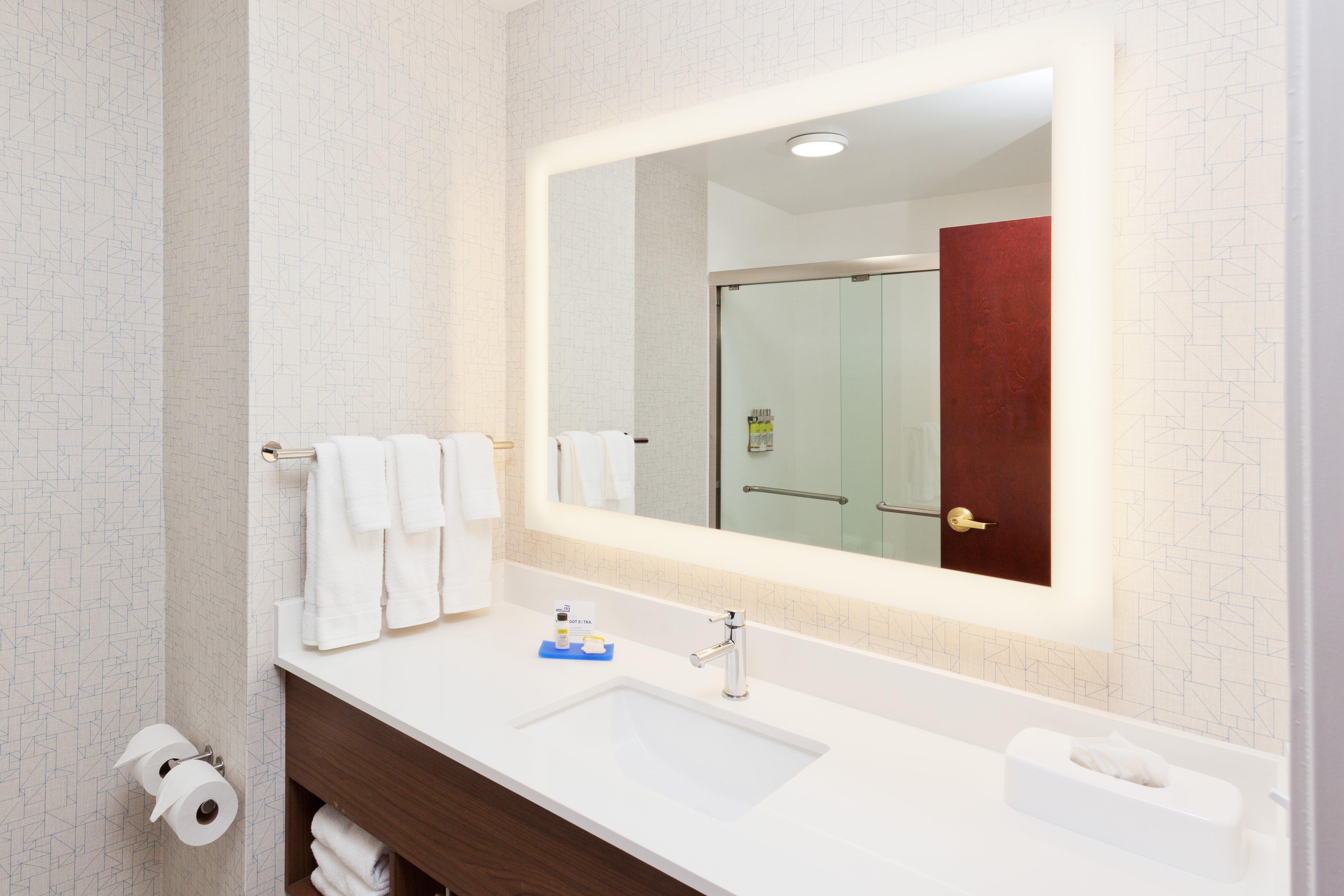 Holiday Express & North By Ihg Hotel 2*