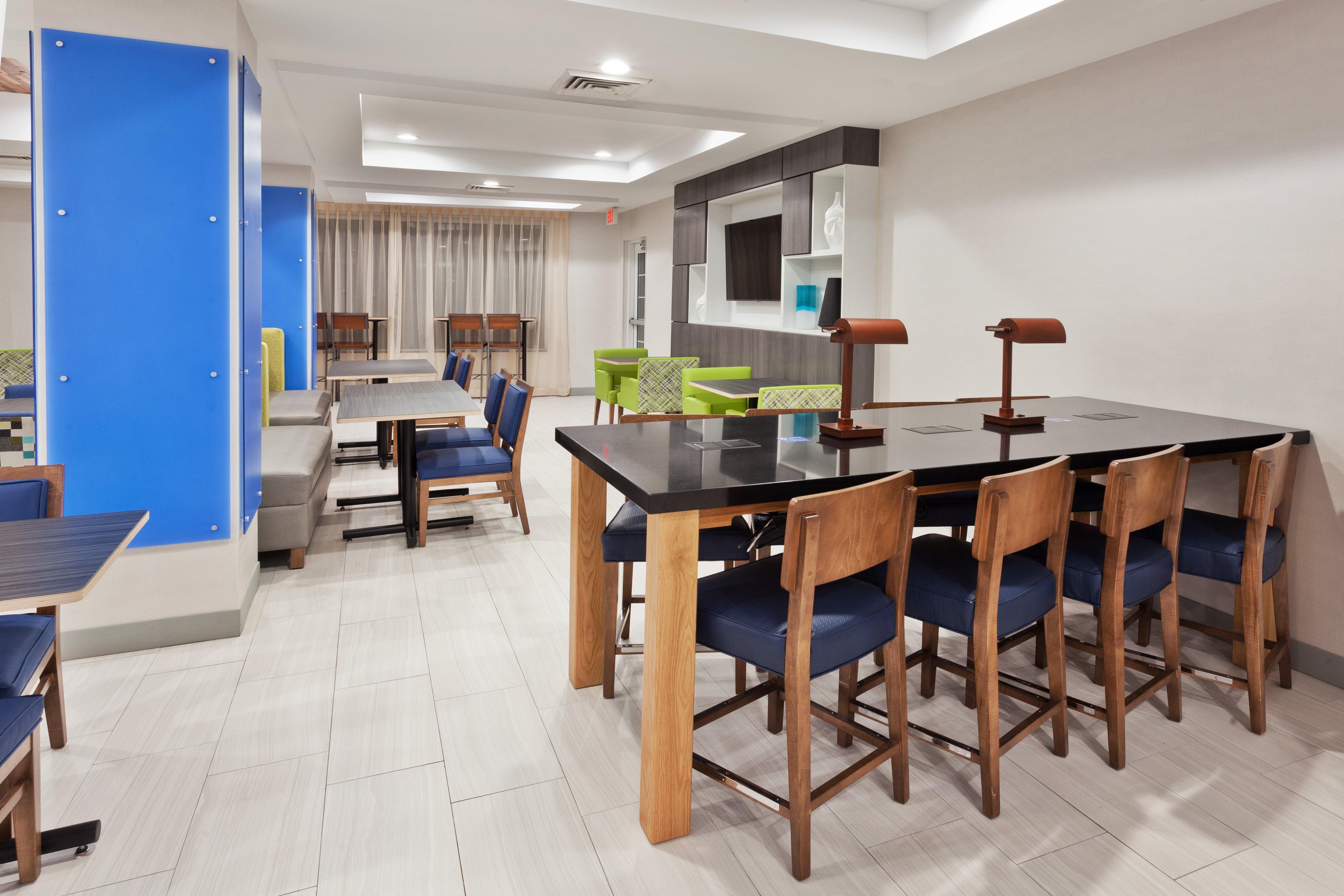 Hotel Holiday Express & North By Ihg