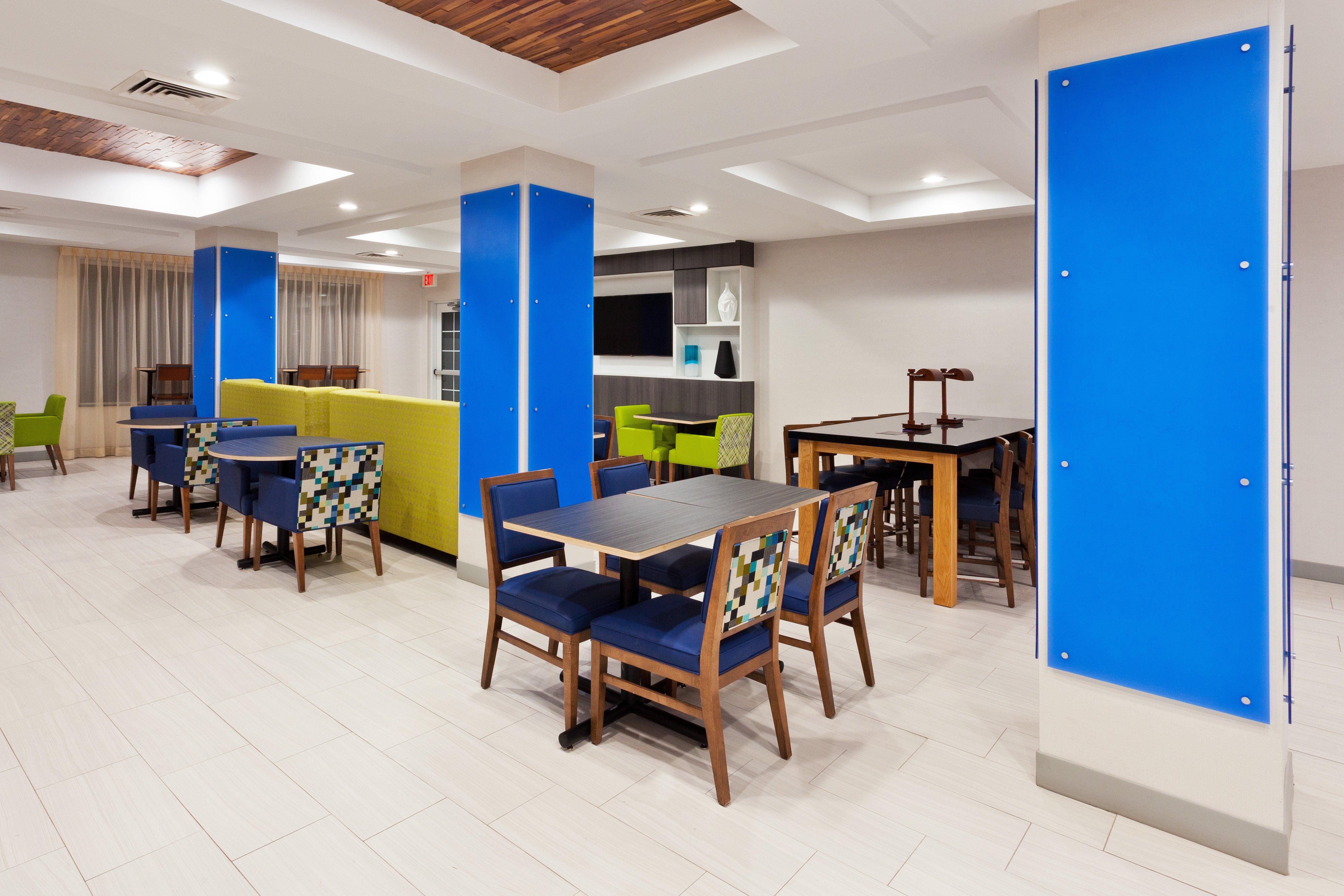 Hotel Holiday Express & North By Ihg 2*